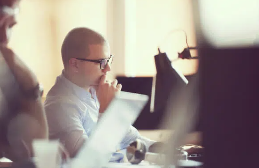 Senior frontend developer thinking