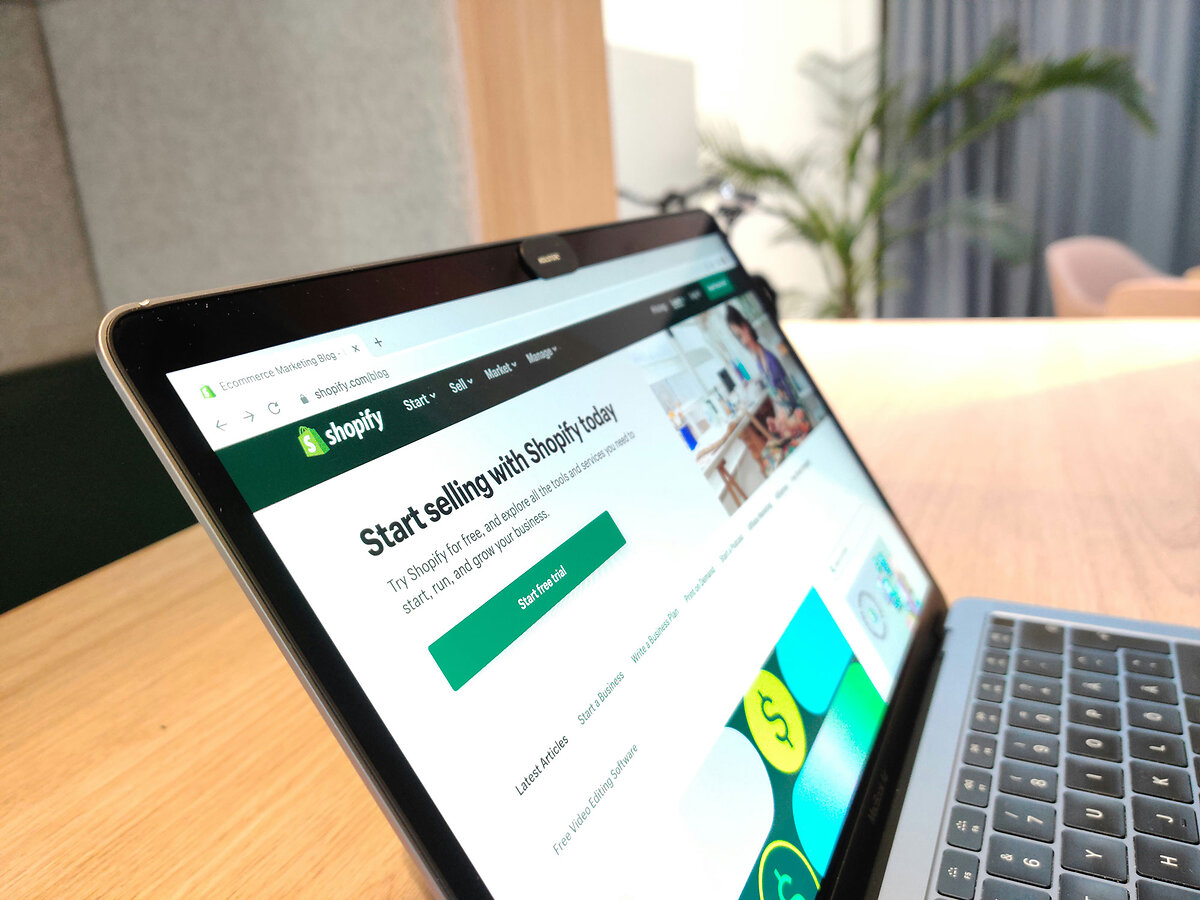 Laptop computer with Shopify welcome screen
